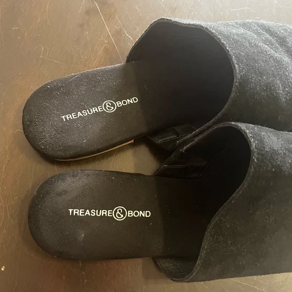 ❣️FEB. DONATION SALE❣️ Treasure & Bond Black Flat Mules - Picture 4 of 6